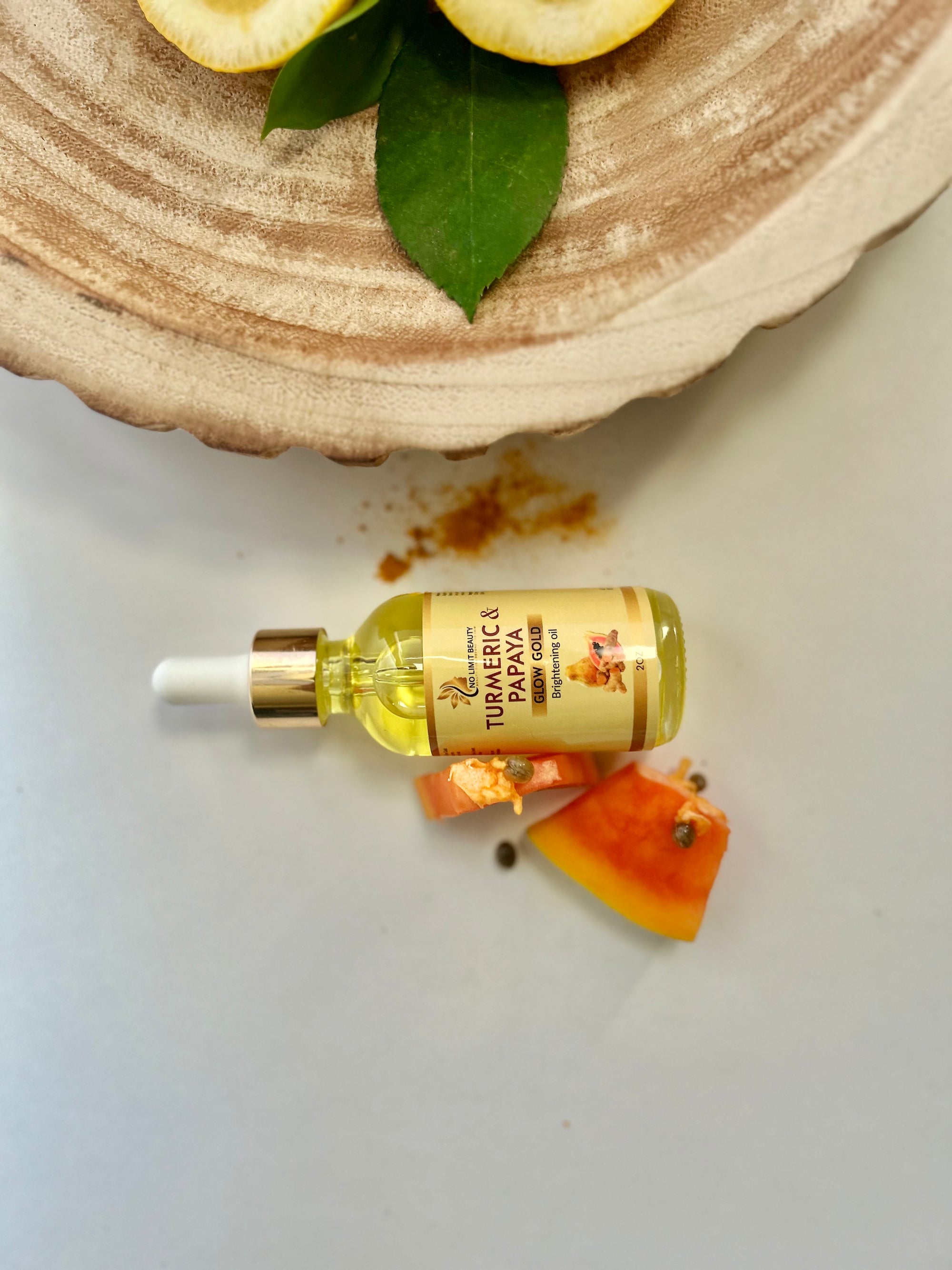Huile éclaircissante au curcuma et à la papaye